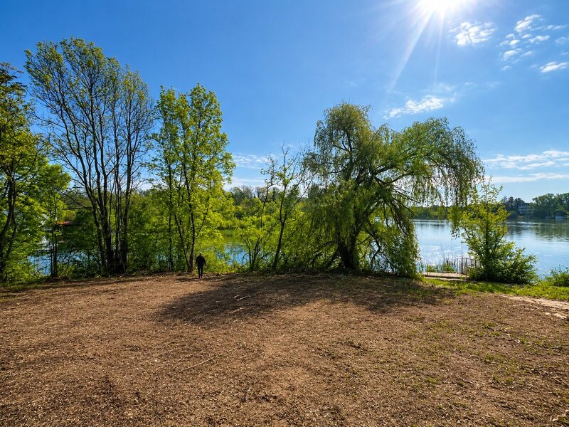 Snagov  teren rar pe lac Snagov  2.000 mp  ponton + garaj barca - autorizatie